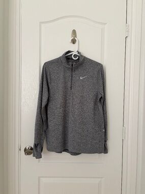 Nike Running Dri-FIT 1/4 Zip Long Sleeve Top Gray Thumbholes Size L Like New